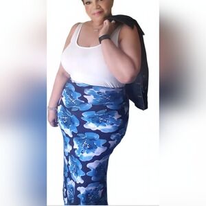 Blue and White Midi Pencil Skirt for Casual Wear